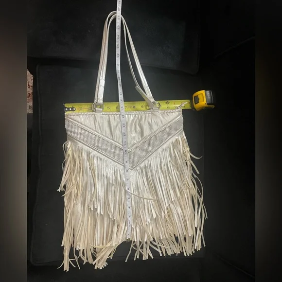 Charming Charlie Purse Rhinestone Fringe Metallic
Shimmering pearl Western Bag - Picture 5 of 9